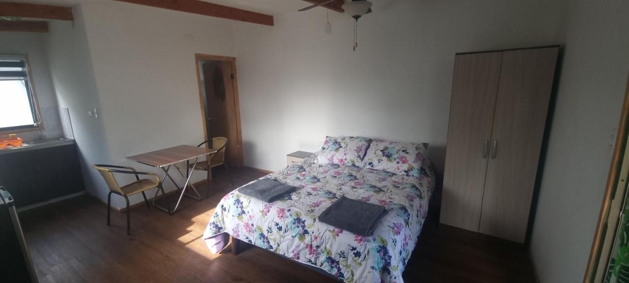 Hostal Henua Roa 2 Apartment Hanga Roa Exterior foto